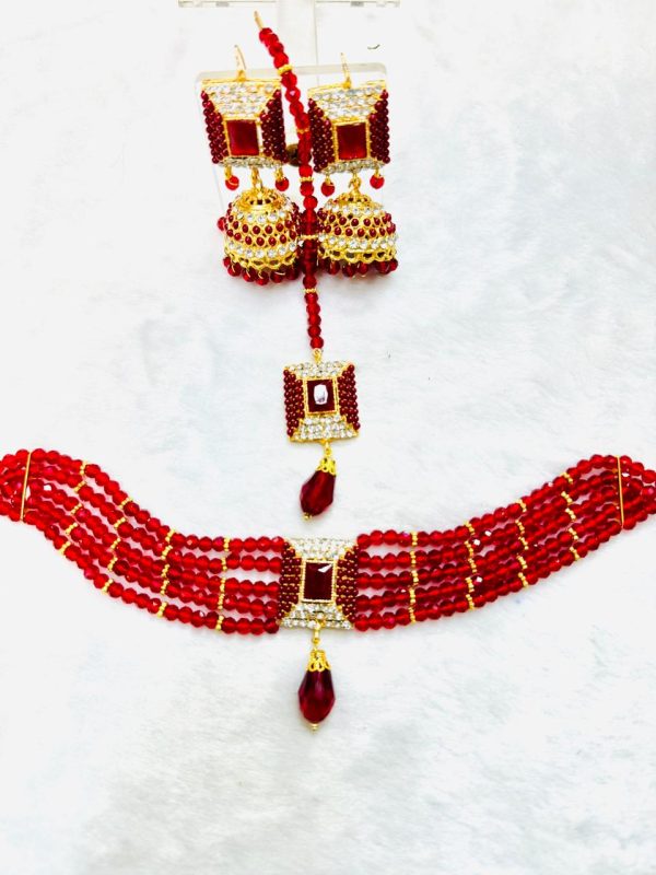 Beautiful Choker with earrings and bindiya