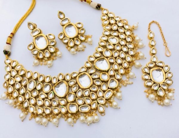 Real Kundan work Indian Necklace Earings and bindiya